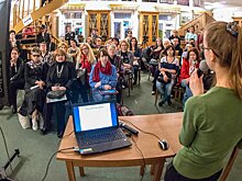 Заночевать в библиотеке, сделать 3D-очки и послушать стихи: чем еще заняться в выходные