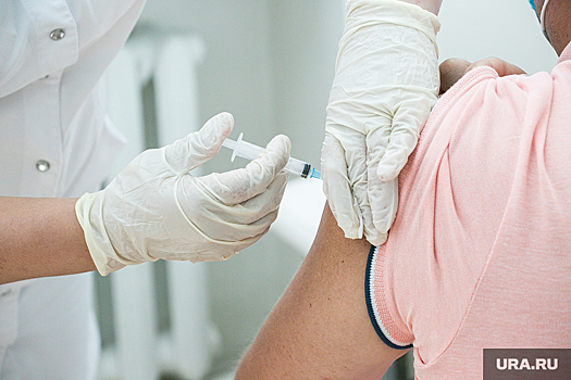 Власти отменили обязательную вакцинацию для части тюменцев
