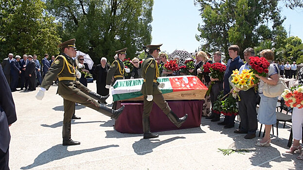 Опознанный герой: перезахоронение добровольца в Сухуме