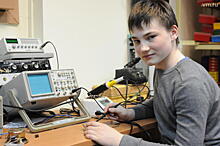 Поймать радиосигнал на необитаемом острове — большая удача юного конструктора Шабалкина
