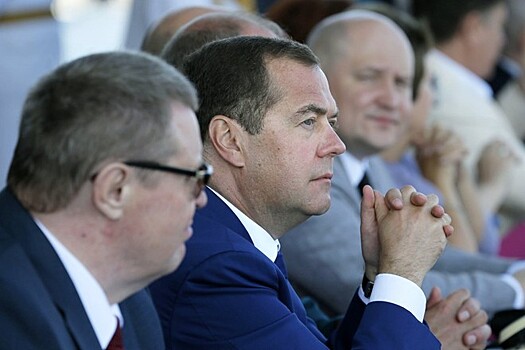 Медведев может переехать из Белого Дома на Арбат