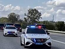 Кортеж из полусотни люксовых авто во главе с джипом с инициалами Кадырова сняли на видео