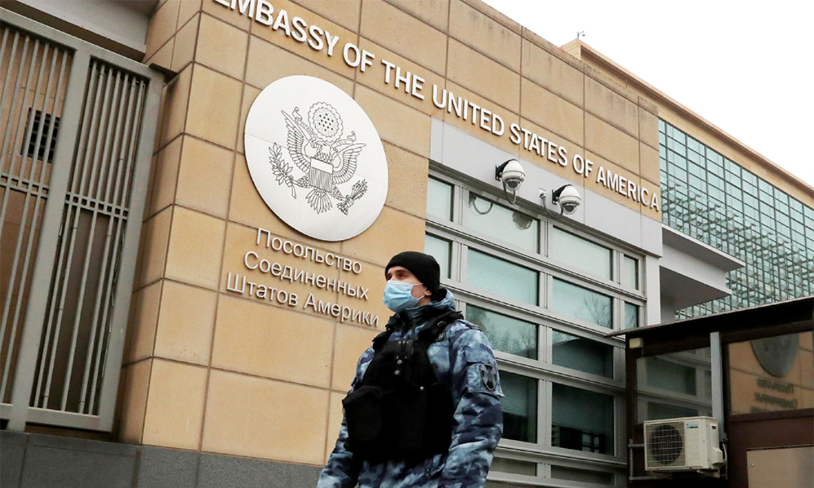 охранник посольства сша в москве