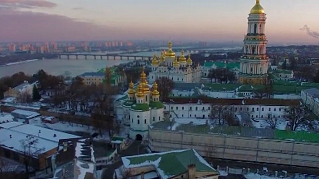 Крещенская охота на ведьм: почему на Украине сжигают церкви и убивают чиновников