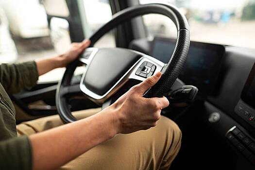 В Эстонии уволили водителя школьного автобуса за прослушивание речи Путина