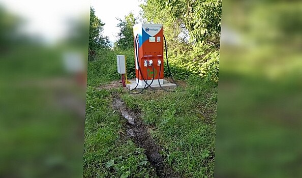 Недоступная заправка озадачила приморцев