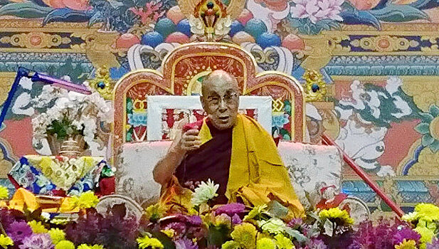 Буддисты отмечают 83-летие Далай-ламы XIV