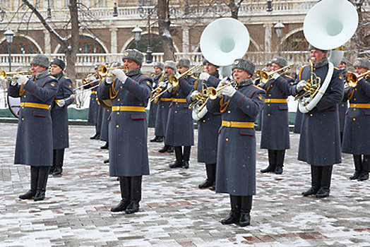 Центральный военный оркестр Минобороны РФ выступит у храма Христа Спасителя в Москве 9 мая