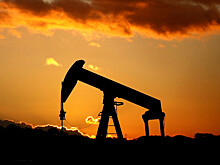 Цены на нефть снизились почти на 3%
