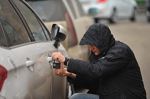 Саратовский автовор признался полицейским за сколько продал аккумулятор