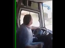 Водитель-шутник чуть не довел пассажиров автобуса до инфаркта