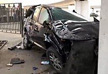 Автомобиль упал с эстакады ТТК в Москве