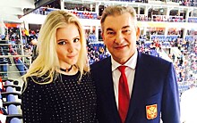 16-летняя внучка Владислава Третьяка вышла на лед в хоккейной форме