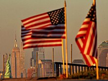 Почему США приостановили выдачу грин-карт?