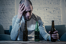 Нарколог назвал стресс главной причиной алкоголизма в России