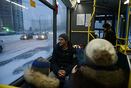 Эксперт пояснил, зачем пересаживаться на общественный транспорт в снегопад