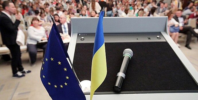 Политолог: Европа устаёт от попыток Украины изобразить из себя жертву