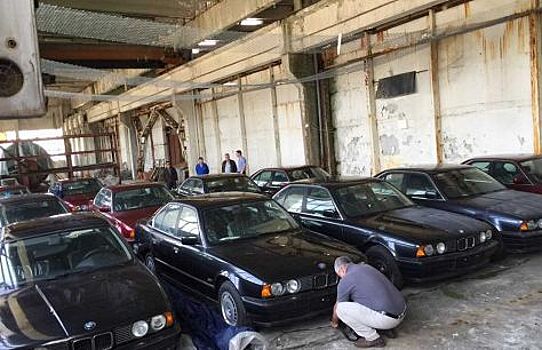 На складе обнаружили 11 совершенно новых BMW 5 серии (E34) 1994 года
