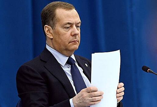 Медведев предупредил о возможном ответе из-за диверсии на «Северных потоках»