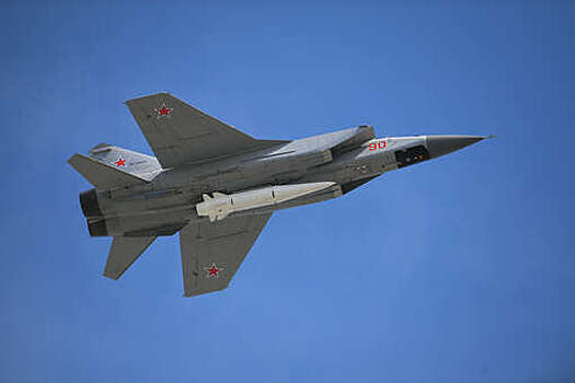 МО РФ: истребитель МиГ-31 сопроводил два самолета США над Баренцевым морем