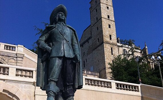 День в истории: основана крепость "Желтая гора", Екатерина II создала Мариинку, мушкетеру поставили памятник