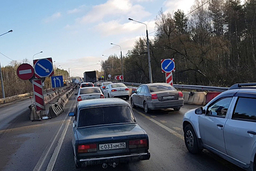 В Госдуме предлагают прописать правила проезда сужения дорог