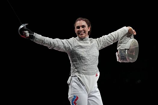 Титулованная фехтовальщица София Позднякова возобновит карьеру для отбора на ОИ-2028