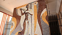 Реставрация 50-летней мозаики началась в Дзержинском музыкальном колледже