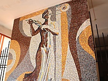 Реставрация 50-летней мозаики началась в Дзержинском музыкальном колледже
