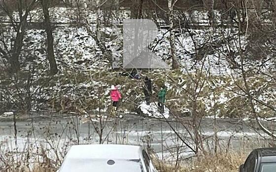 Рязанских детей заметили на первом льду