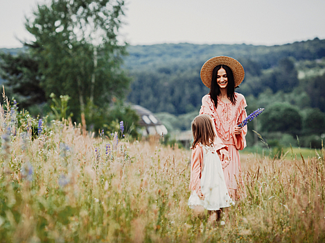 Как на природе уберечь себя и детей от ядовитых растений? Список тех, которые лучше обходить стороной