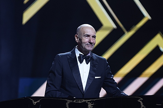 Внебрачный сын, приёмная дочь и жена за океаном. Непростая личная жизнь Игоря Крутого