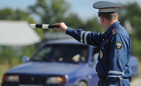 Автомобилистам могут запретить пристегивать детей «иными устройствами»