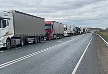 На трассе Тюмень-Омск снова ввели запрет на движение грузовиков из-за паводка