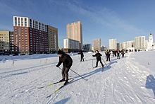 Сотни жителей Академического района в Екатеринбурге встали на лыжи