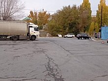 В Волгограде в массовом ДТП с фурой «Priora» протаранила магазин