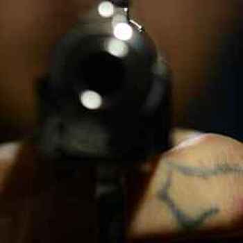 Москвич в салоне красоты расстрелял бывшего мужа своей сожительницы, напавшего на женщину с ножом