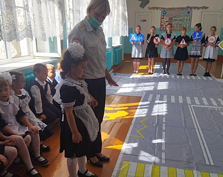 «Занимательную дорожную азбуку» изучили новомалороссийские школьники в автогородке