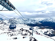 На Эльбрусе верхнюю очередь канатной дороги закрыли из-за ветра