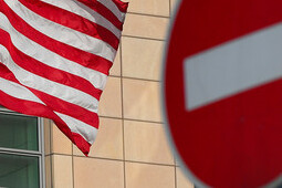 Посольство США в Москве временно возобновило работу