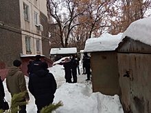 Над балконом дома в Саратове, где погиб школьник, выявили опасную наледь