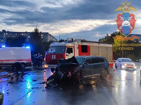 Юная девушка попала в больницу после ДТП около мечети в Кемерове