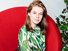 Шпица пришла на благотворительную распродажу в полупрозрачной блузе, а стройная Дапкунайте – в цветочном сарафане