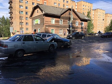 Срочно! Только что в аварии на улице Калинина в Петрозаводске пострадал ребенок