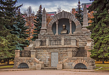 Памятнику Ленина в Челябинске -95 лет