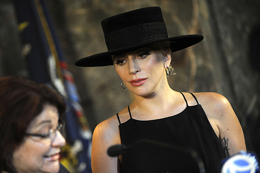 Леди Гага анонсировала новый сингл "Perfect Illusion"