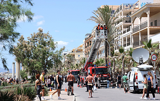 Туристы оказались в ловушке в лифте горящего отеля на Майорке