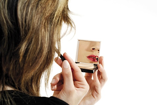 Френч на губах: секретная техника выполнения от визажиста