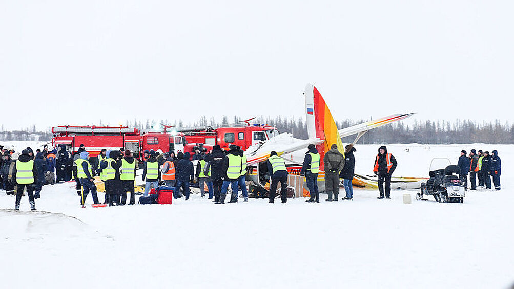  Последствия жесткой посадки самолета Ан-2 в аэропорту Нарьян-Мара, 19 декабря 2017 года