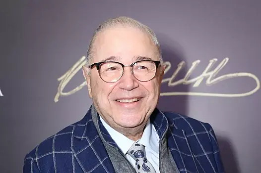 Одержим или устал от привычной жизни? Психолог объяснила увлечение мистикой Евгения Петросяна